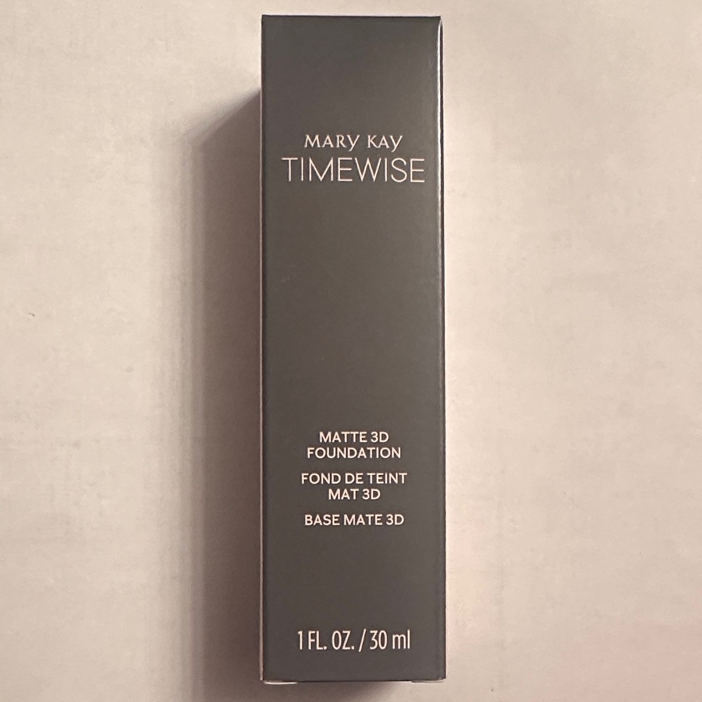 Mary Kay TimeWise Matte 3D Foundation - Gray